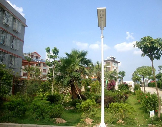 20w integrated solar street light installed in the resident area of Beijing China